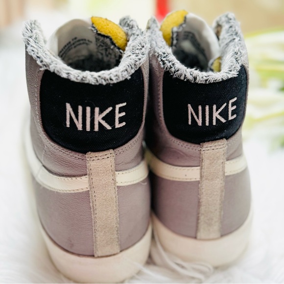 Nike Blazer Mid Hike Nike Fur Lined Sneakers - Picture 6 of 9